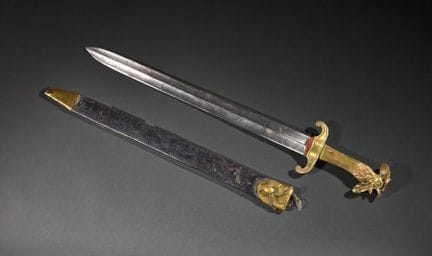 Sabre de sapeur 
Poignée en bronze, pommeau au coq