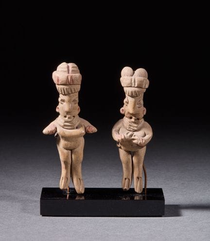 Ensemble de deux petites vénus.
Le corps représent