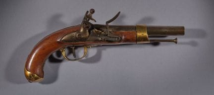Pistolet à silex modèle an XIII. 
Canon rond, à pa