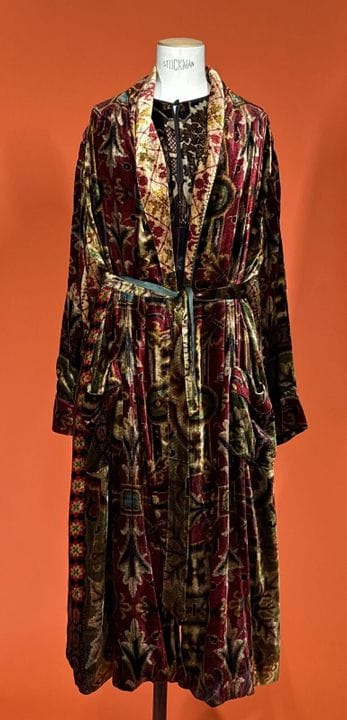 ETRO
Long velvet dress with a print featuring stri