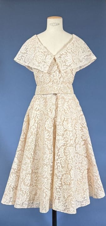 JACQUES GRIFFE Haute Couture
Ivory lace dress with