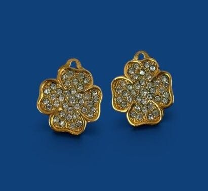 CHANEL 
Pair of gold-tone metal clip-on earrings s