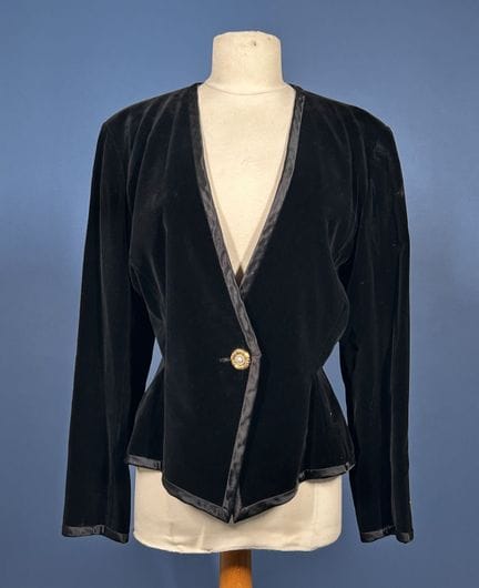 SAINT LAURENT RIVE GAUCHE 
Black velvet evening ja