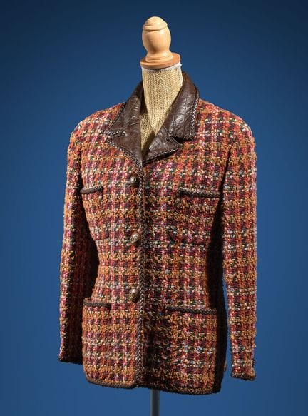 CHANEL boutique
Scottish tweed blazer in shades of