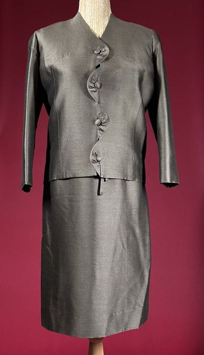 JACQUES GRIFFE 
Taupe silk ensemble consisting of 