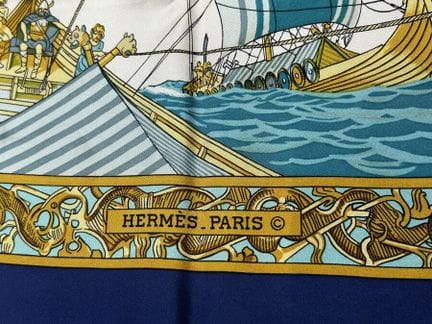 HERMÈS Paris 
Carré in printed silk twill titled *