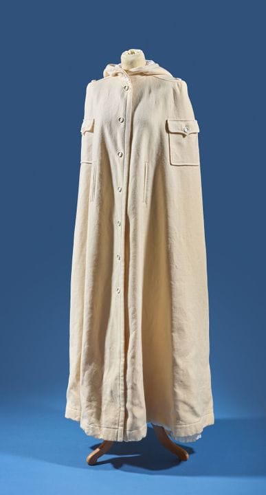 COURRÈGES Paris
Long, cream-colored wool gabardine