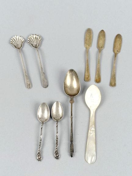 Set composto da cinque cucchiaini d’argento (950 e