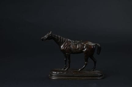 爱德华-德拉布里埃（Edouard DELABRIERRE，1829- 1910 年）。棕色青铜马（