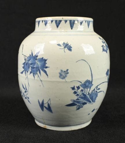 White-and-blue glazed porcelain vase decorated wit