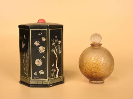 Coty - «A'Suma» - (1934) 
Se presenta en su estuch