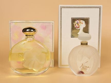 Nina Ricci - «Fleur de Fleurs» - (1982)
Frasco en 