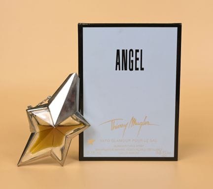 Thierry Mugler - «Angel» - (1992)
Se presenta en s