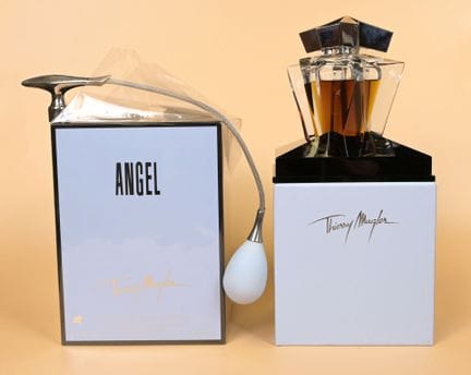 Thierry Mugler - «Angel» - (1992)  
Se presenta en