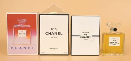 Chanel - «N.º 5» - (1921)
Frasco modelo «cuadrado 