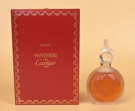 Cartier - «Panthère» - (1987)
Frasco de cristal in