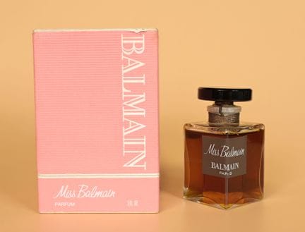 Pierre Balmain - «Miss Balmain» - (1967)
Se presen