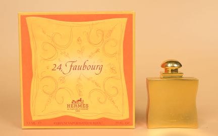 Hermès - «24 Faubourg» - (1996) 
Se presenta en su