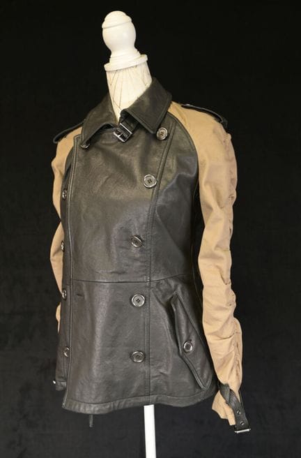 BURBERRY BRIT. 黑色小羊皮与烟草色棉布制成的Perfecto夹克。美国尺码 B - 意