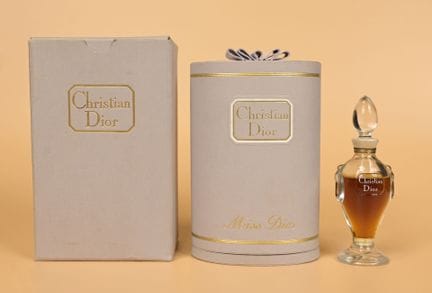 Christian Dior - «Miss Dior» - (1947)
Frasco en fo