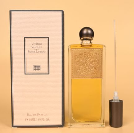 Serge Lutens - «Un Bois Vanille» - (2003)
Se prese