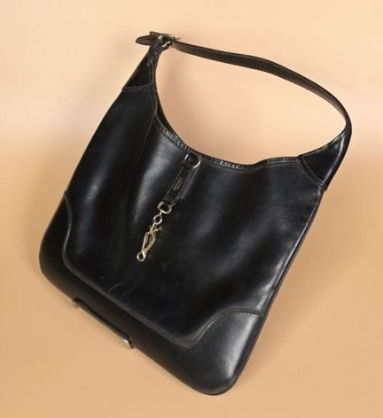 HERMES. Bolso de mano negro tipo «box», modelo «Tr