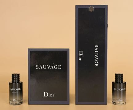 Christian Dior - «Sauvage» - (2015)
Lote de dos es