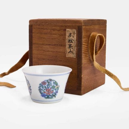 Tasse à thé chinoise de style « doucai », dynastie