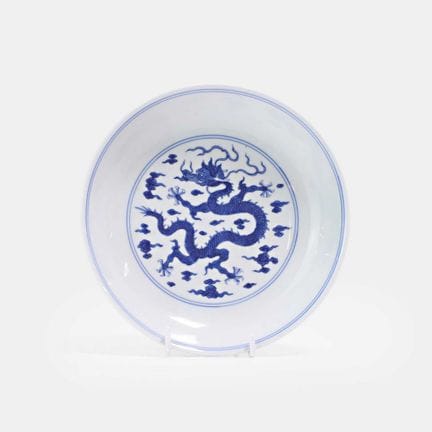 Plat chinois bleu et blanc, époque Qianlong (1736-
