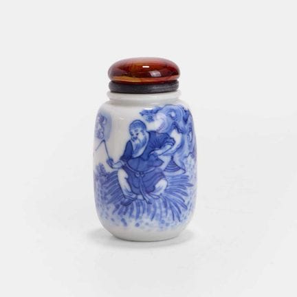 A Chinese blue and white snuff bottle, late Qing d