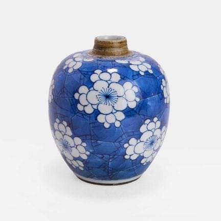 Jarre chinoise bleue et blanche, période Kangxi (1