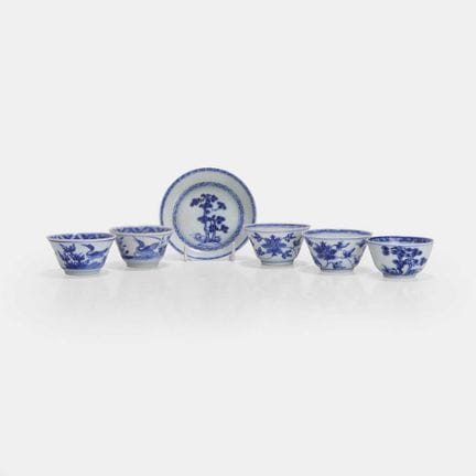 Une collection de tasses et soucoupes chinoises bl
