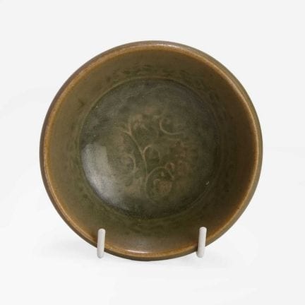 Ein chinesischer Pinselbecher aus Yaozhou-Keramik,
