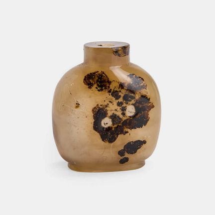 Une fiole à tabac chinoise en agate, de la fin de 