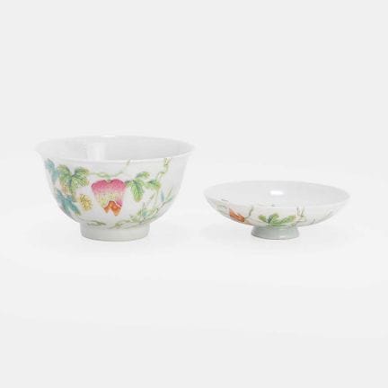 Tasse et couvercle chinois de style « famille rose