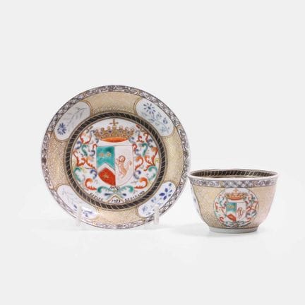 Tasse à thé et soucoupe chinoises de style « famil