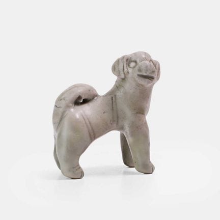 Eine chinesische Figur mit Seladonglasur aus der S