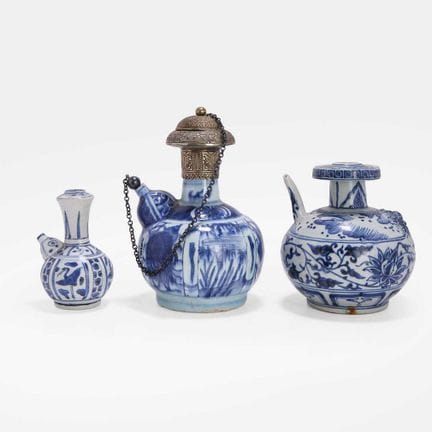 Three Japanese blue and white kendi, 18th-19th cen