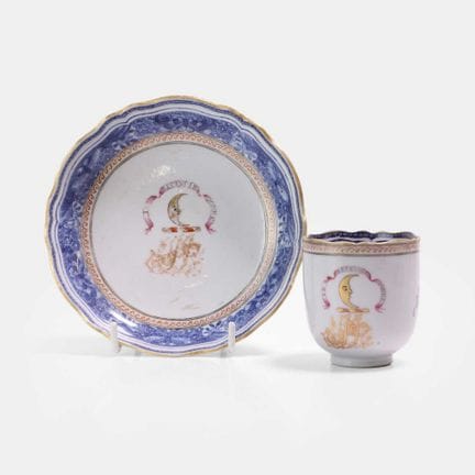 Tasse à café et soucoupe chinoises de type « famil