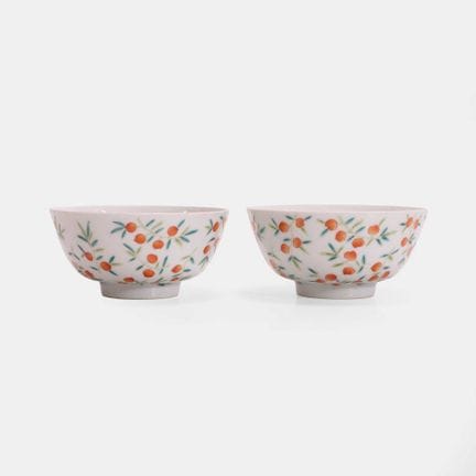 Paire de bols chinois de style « famille rose », c