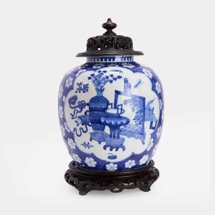 A Chinese blue and white jar, Kangxi (1662-1722), 