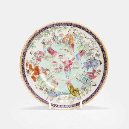 A Chinese famille rose saucer, Tongzhi (1862-1874)