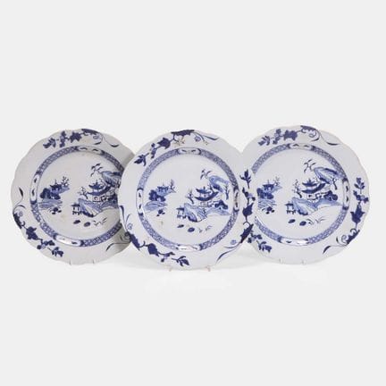 Three Chinese Nanking Cargo blue and white charger