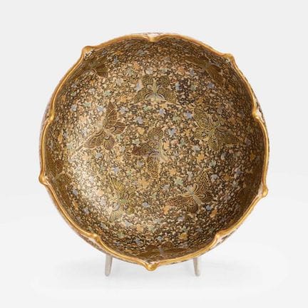 A Japanese Satsuma ware bowl, Meiji period (1868-1