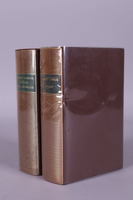 [PLÉIADE]。卡缪（阿尔贝）。
《随笔集》。全2卷。巴黎，加利马德出版社，1965年。无书盒。