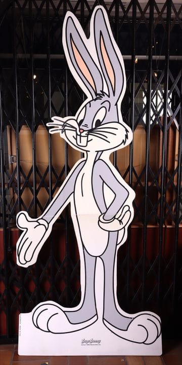 [LOONEY TUNES].
Bugs Bunny. Warner Bros., 1990. Dr