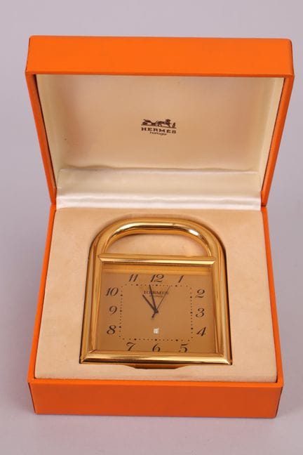 HERMÈS PARIS.
Tischuhr. Aus Messing, Maße 8 x 12. 
