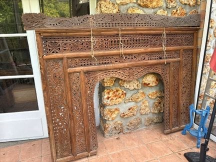 DECORATIVE PANEL made of carved wood with a floral