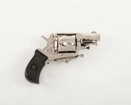 Revolver tipo British Bulldog, canna ottagonale, g