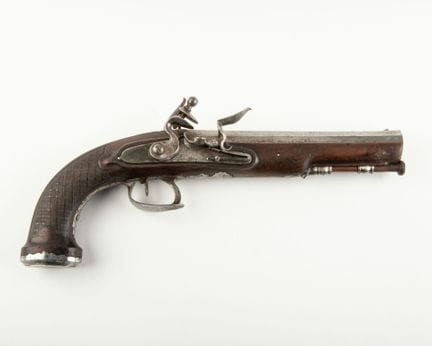 Grand pistolet de combat ou de défense contemporai